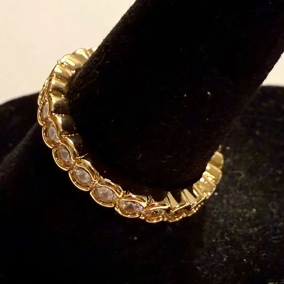Ring - sz 8 - gold tone band with clear crystals - new! Dainty - classic. BOGO - Picture 8 of 10